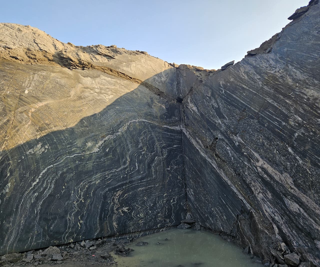 reliance mines indian granite quarry titanium black granite titanium gold granite titanium granite forest black granite block indian granite quarry india granite exporter premium black forest granite blocks