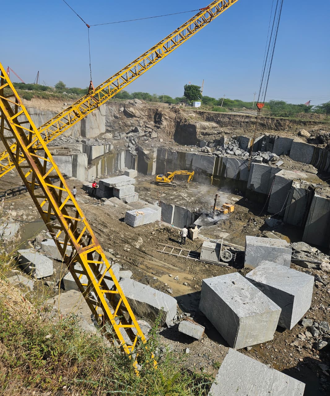 reliance mines indian granite quarry titanium black granite titanium gold granite titanium granite forest black granite block indian granite quarry india granite exporter premium black forest granite blocks