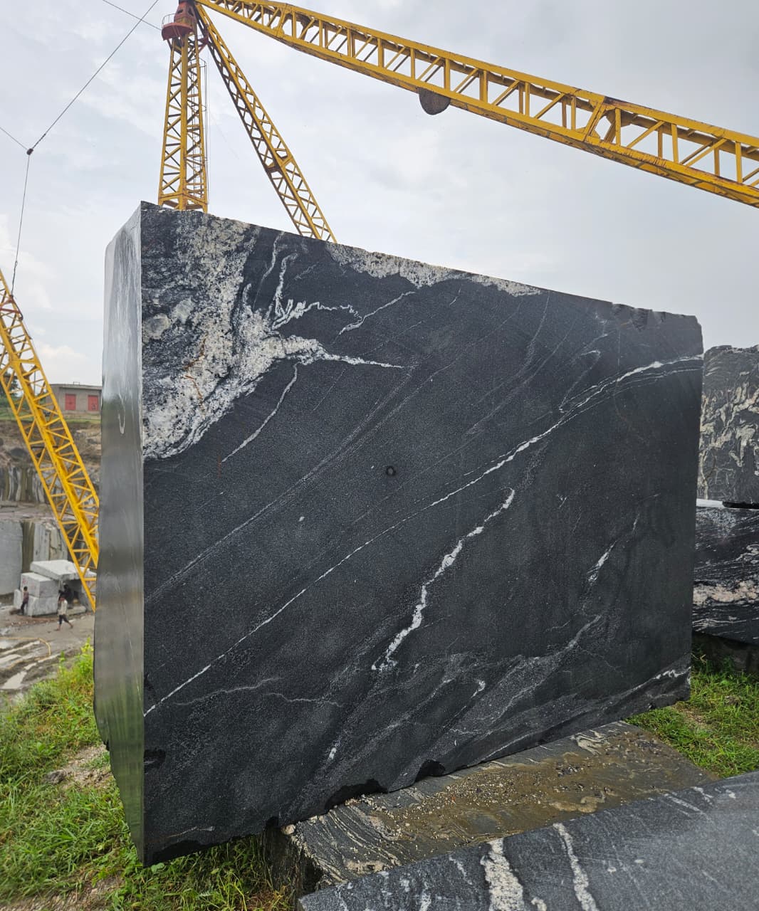 reliance mines indian granite quarry titanium black granite titanium gold granite titanium granite forest black granite block indian granite quarry india granite exporter premium black forest granite blocks