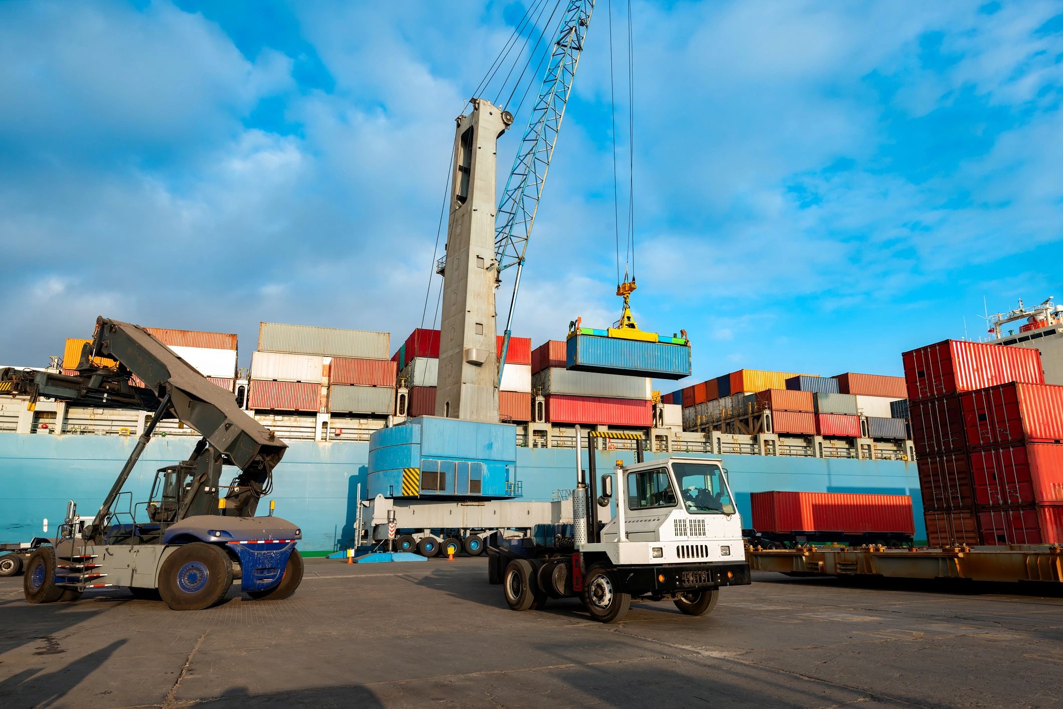 Container handling scene for export logistics